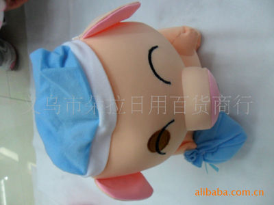 供应麦兜猪抱枕——义乌朵拉日用百货商行优质产品介绍